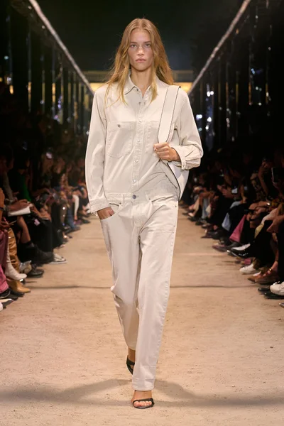 Look 30